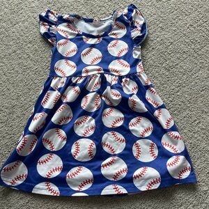 Baseball dress, good condition, 3T